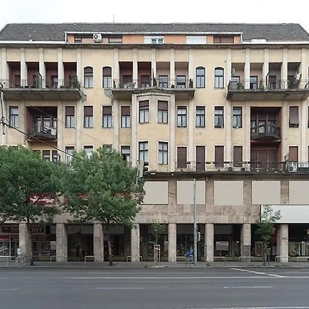 Guest In The Center Of * Budapest